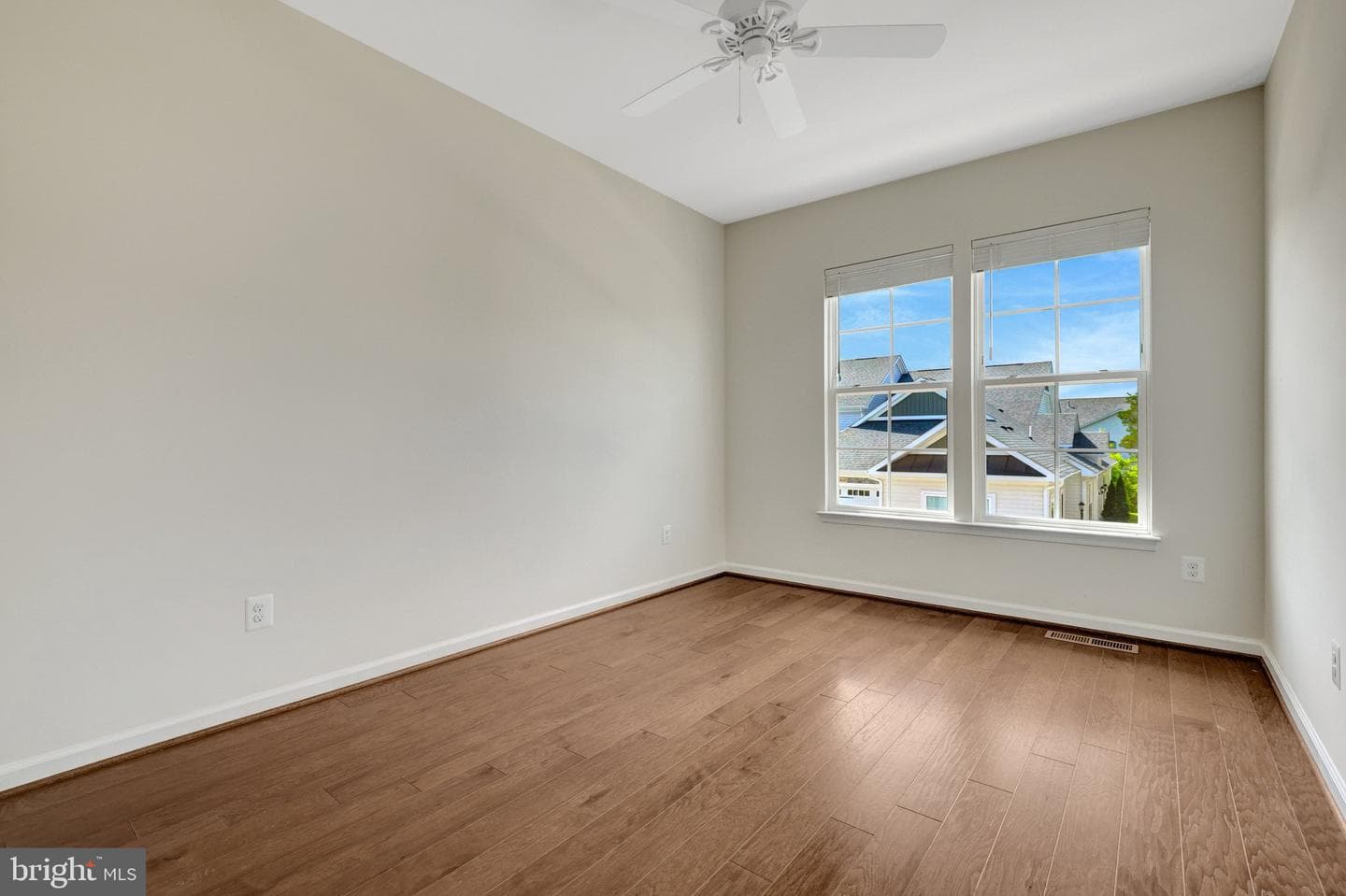 42729 Autumn Day Terrace photo 44