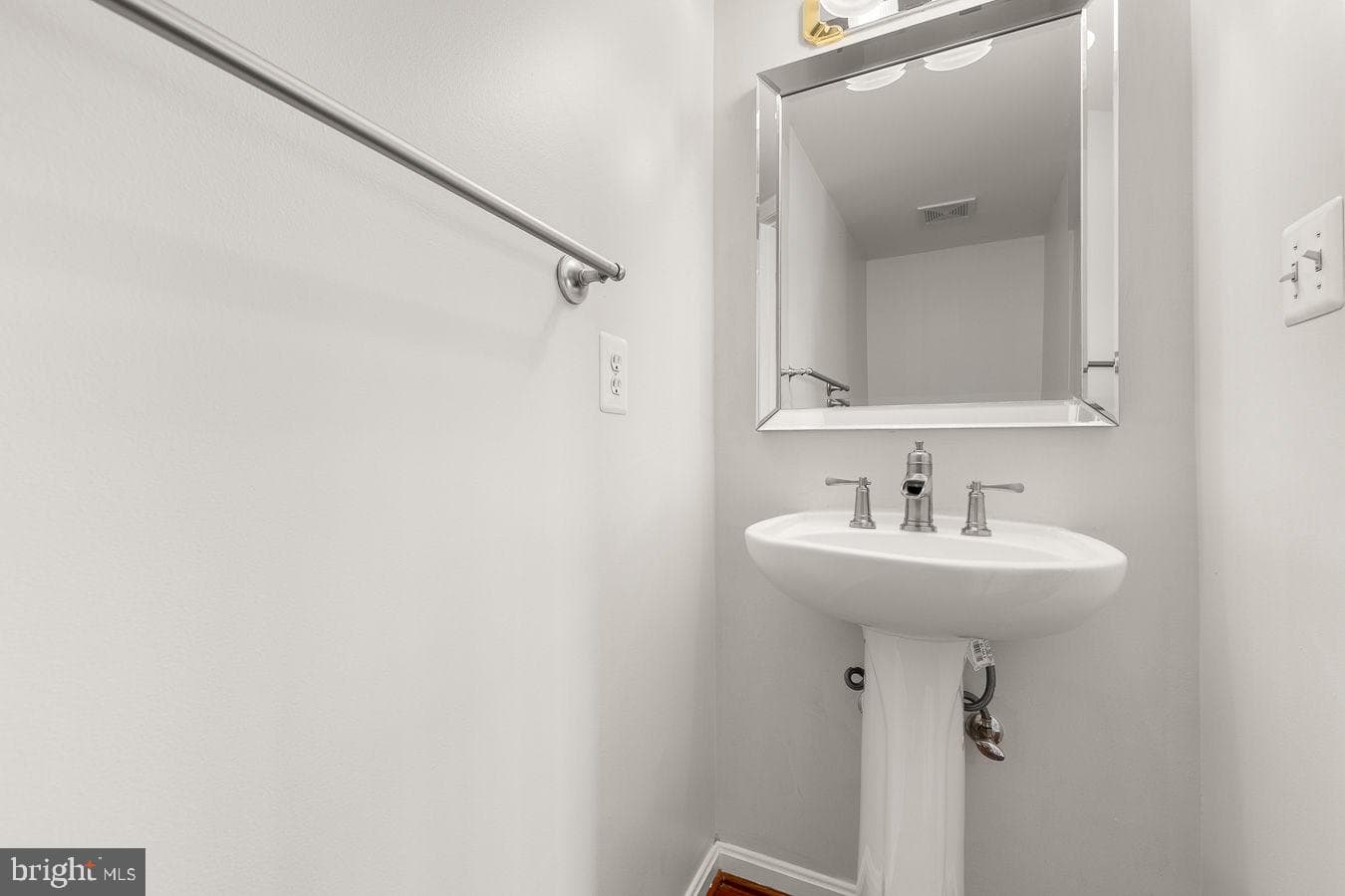 21932 Windy Oaks Square photo 7