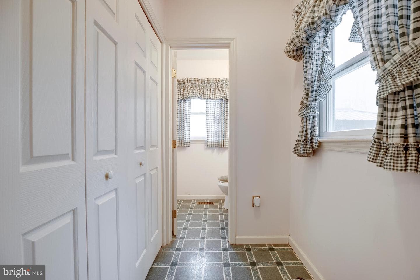 20711 Blueridge Mountain Road photo 27
