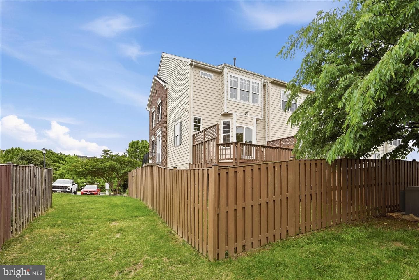 509 Edmonton Terrace NE photo 39