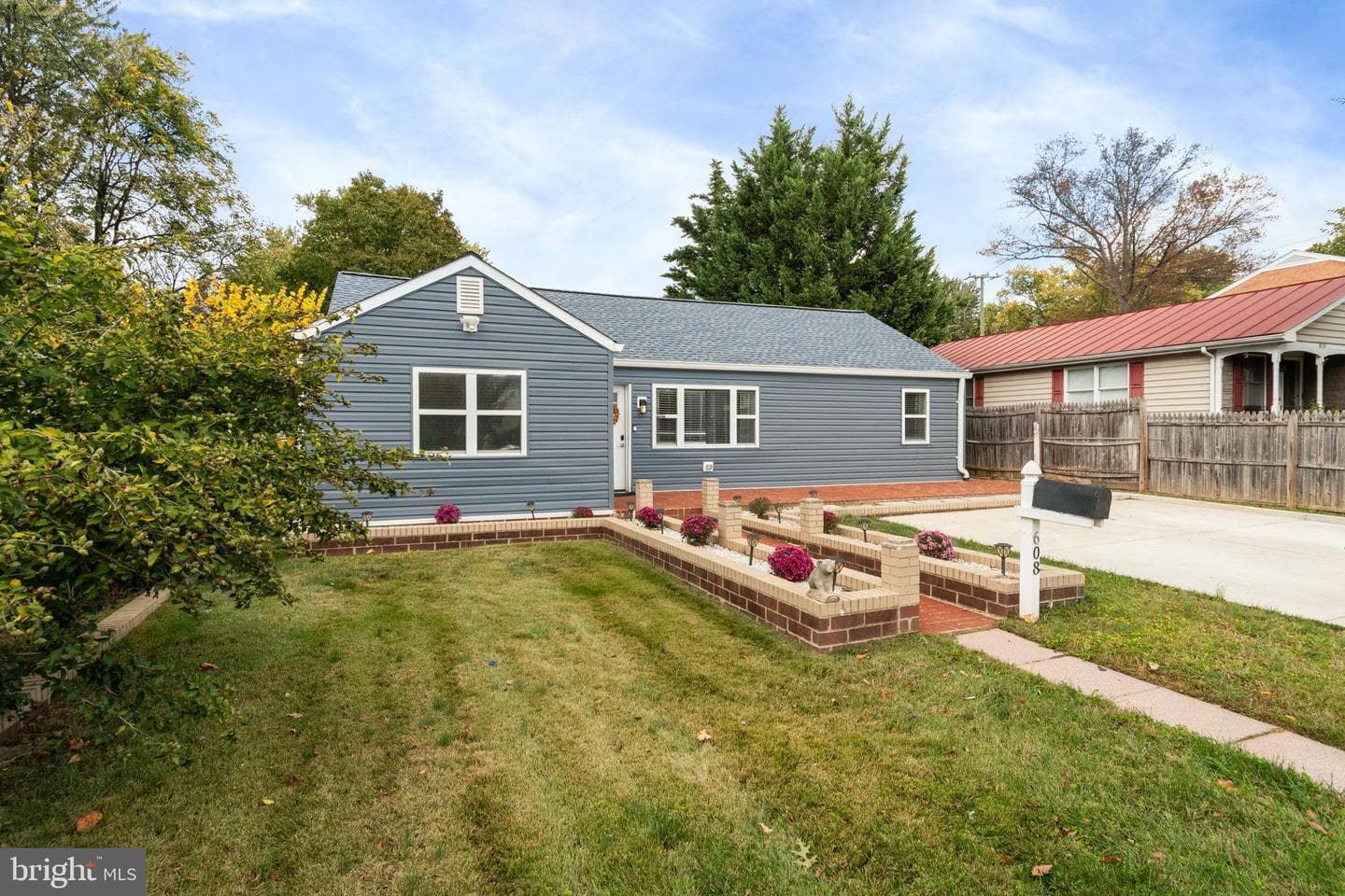608 NE Blue Ridge Avenue NE photo 4