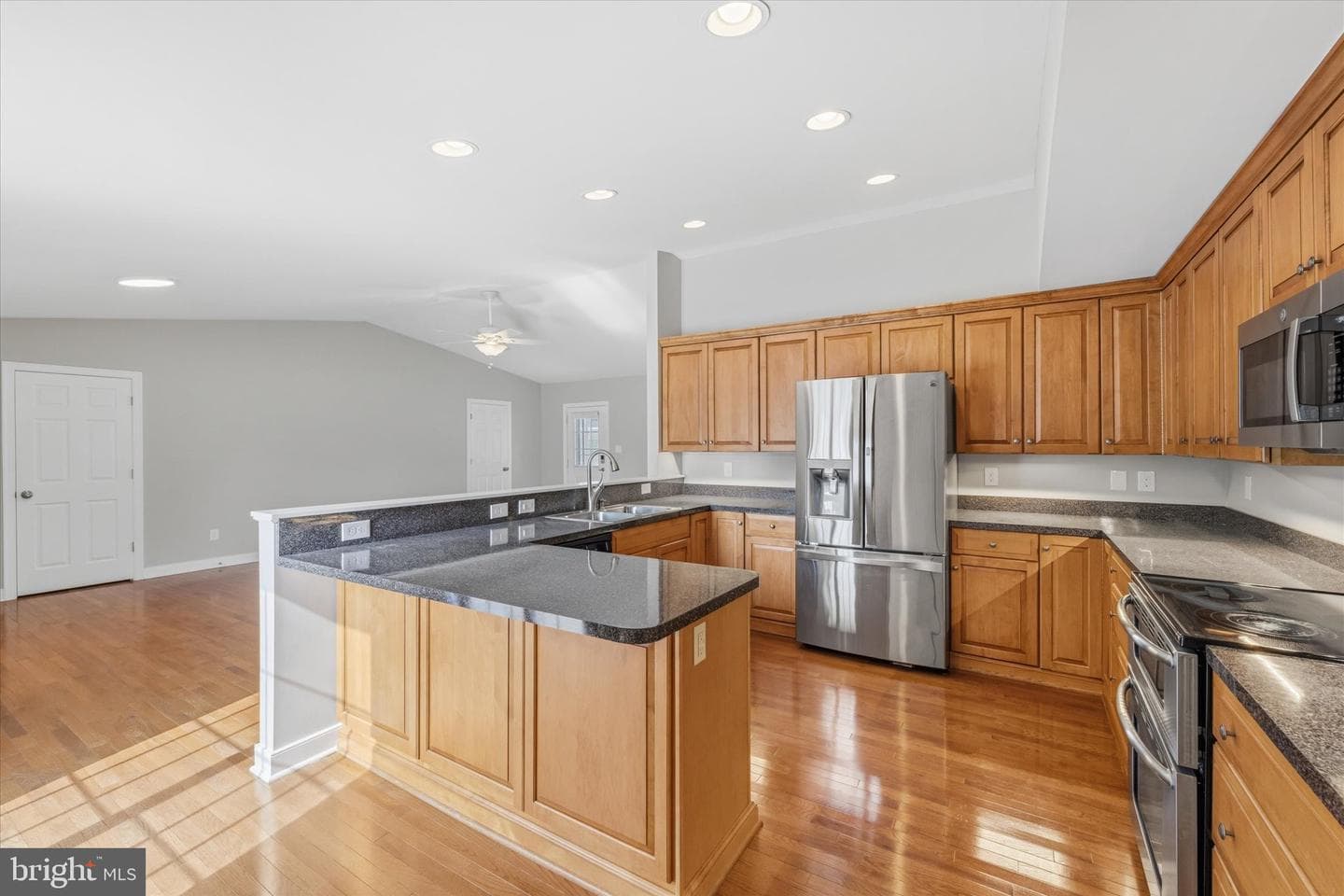 114 Birch Street NE photo 12