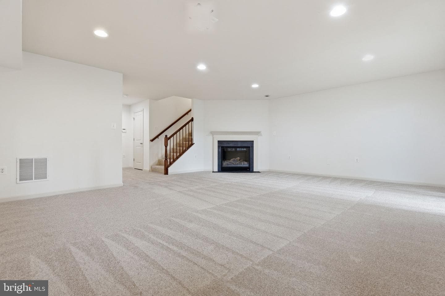 42537 Dreamweaver Drive photo 42