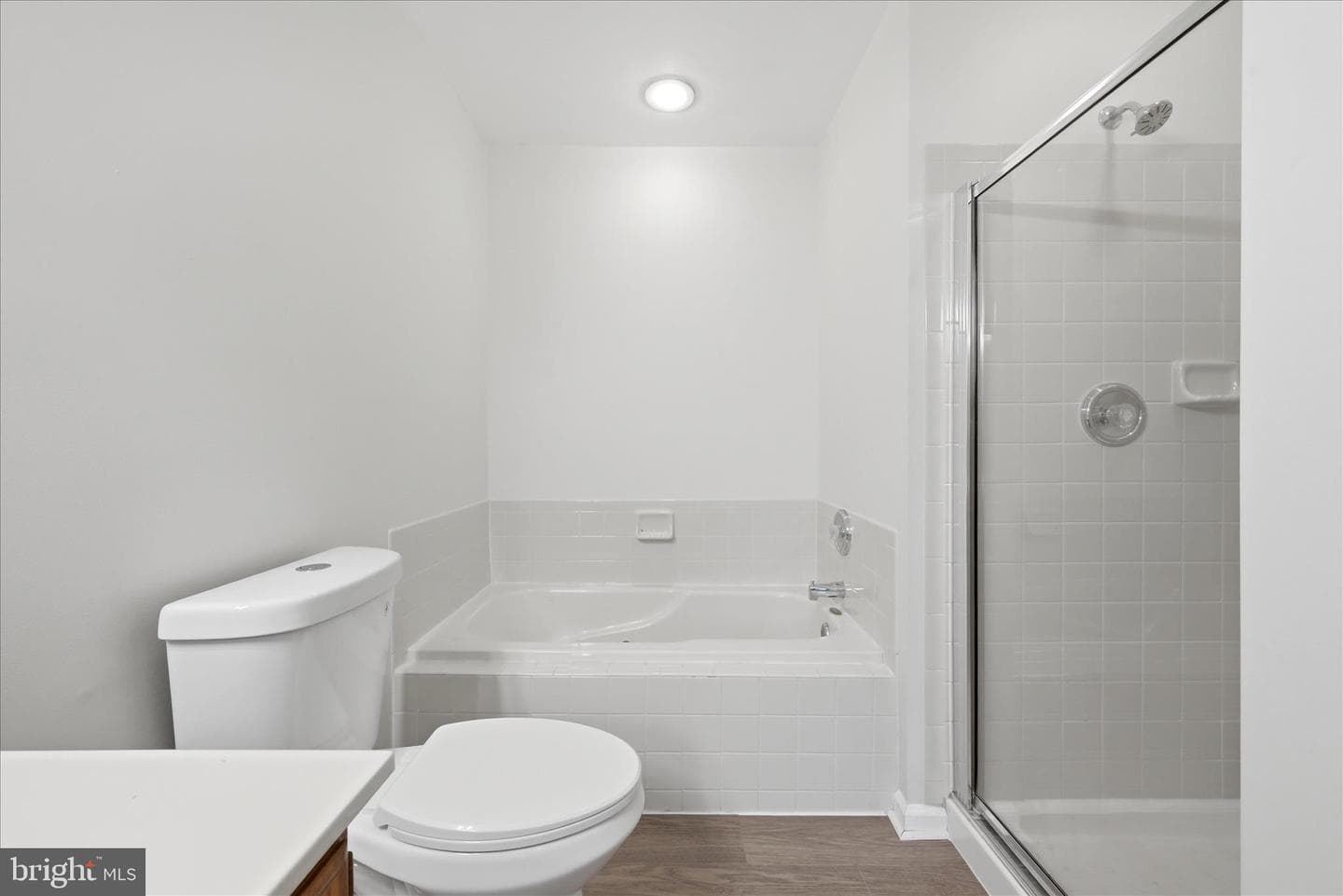 20368 Burnley Square photo 14