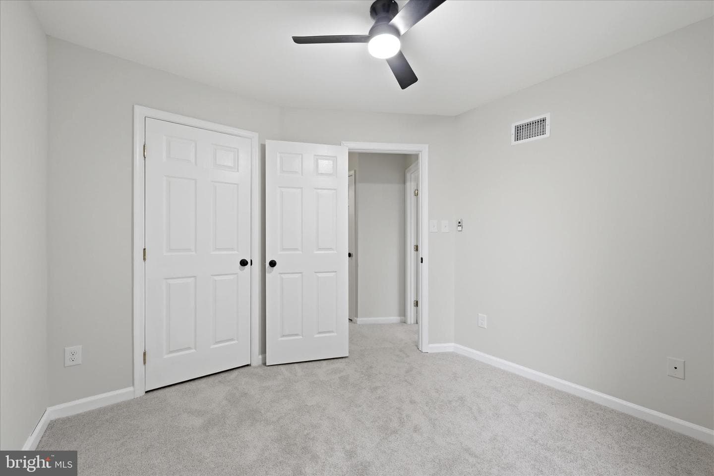 20368 Burnley Square photo 17