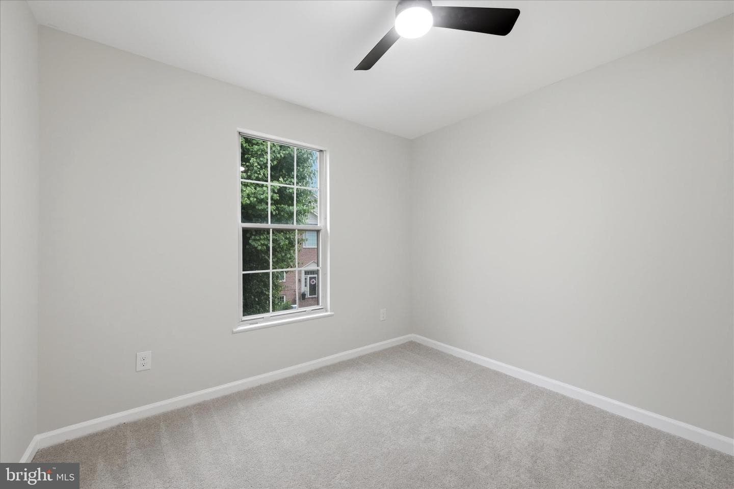 20368 Burnley Square photo 19