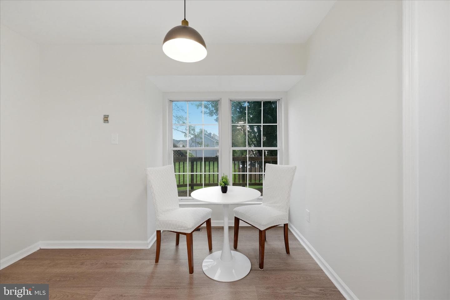 20368 Burnley Square photo 5