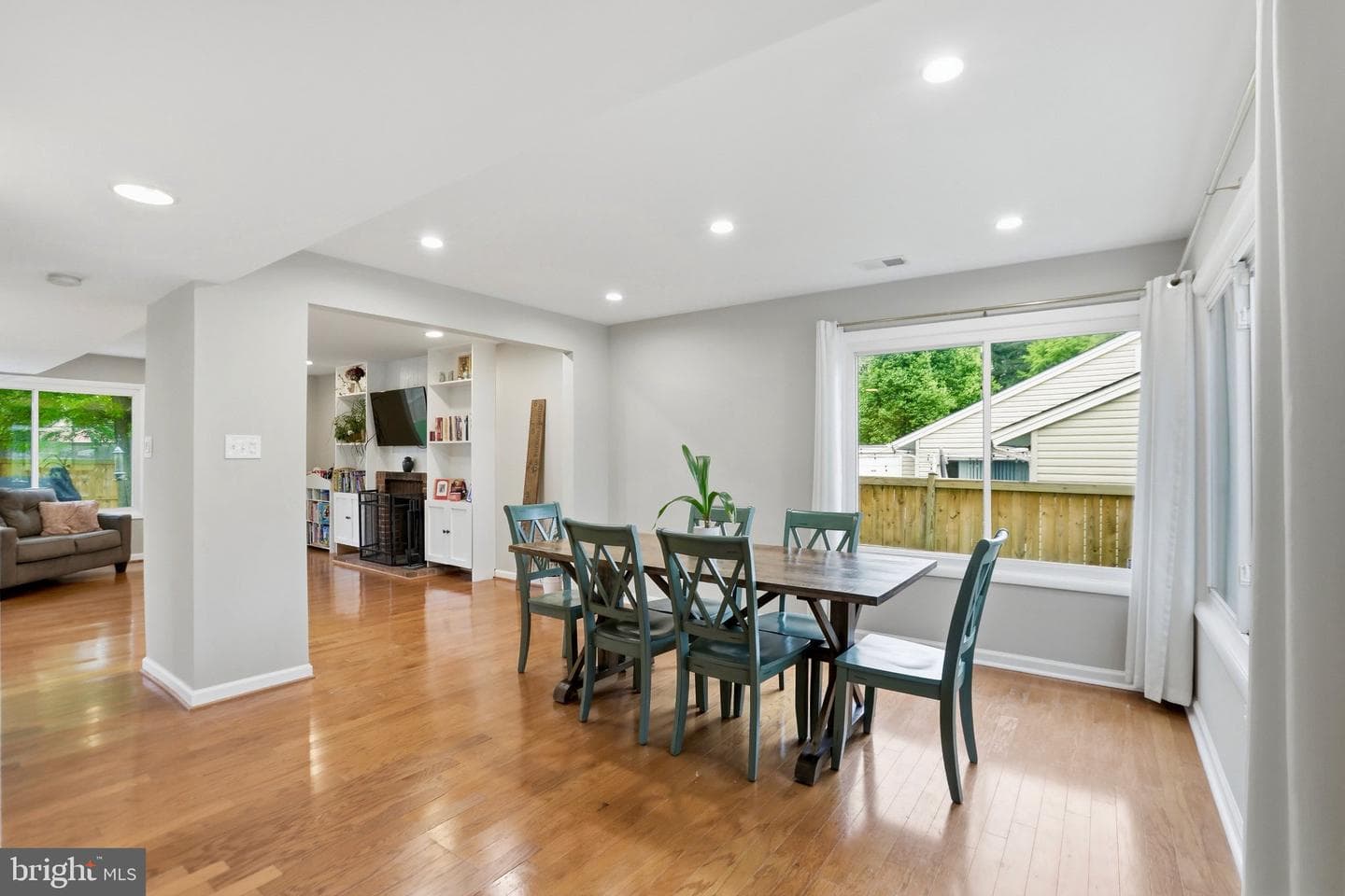 730 Sugarland Run Drive photo 8