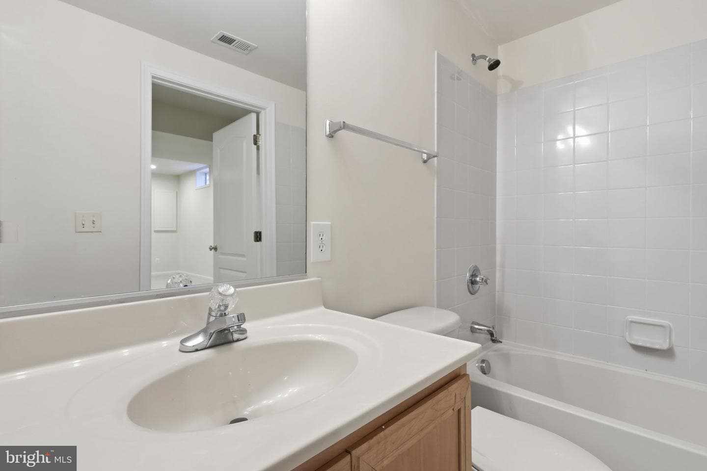 19617 Edgemont Square photo 48