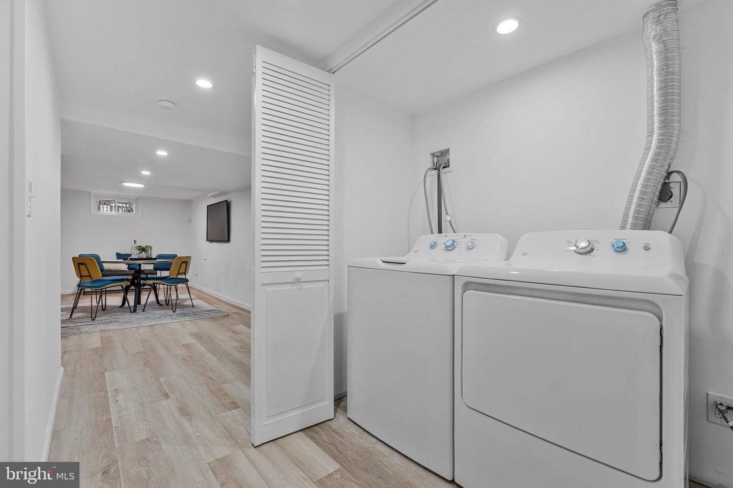 450 E E Street photo 23