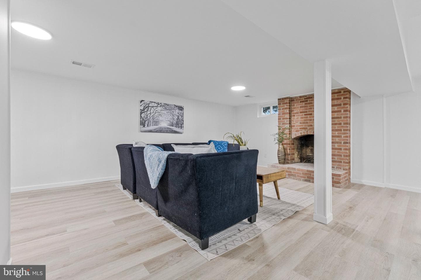 450 E E Street photo 26