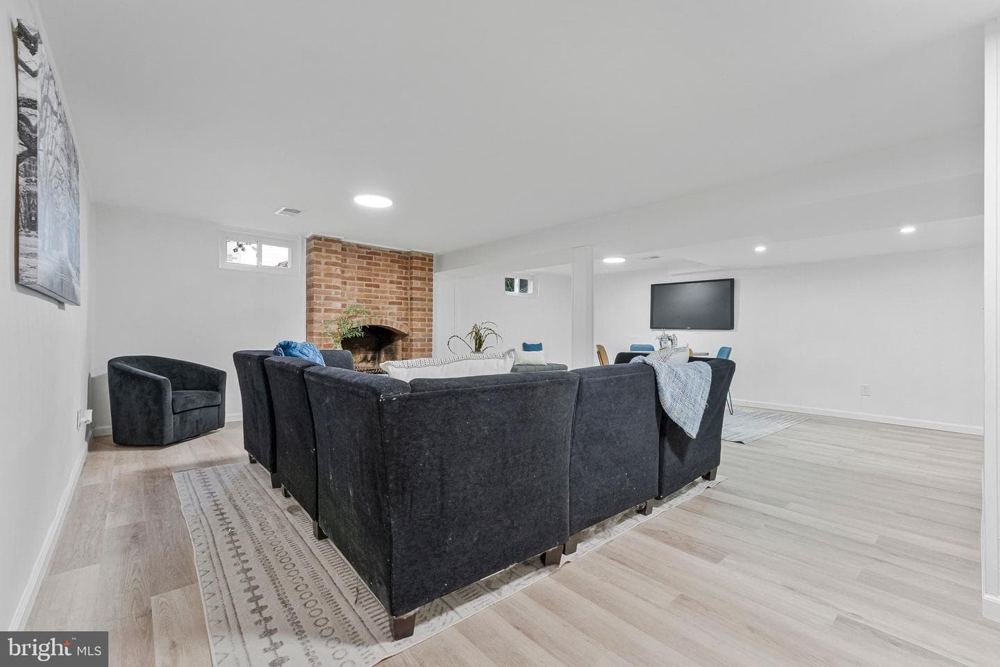 450 E E Street photo 27