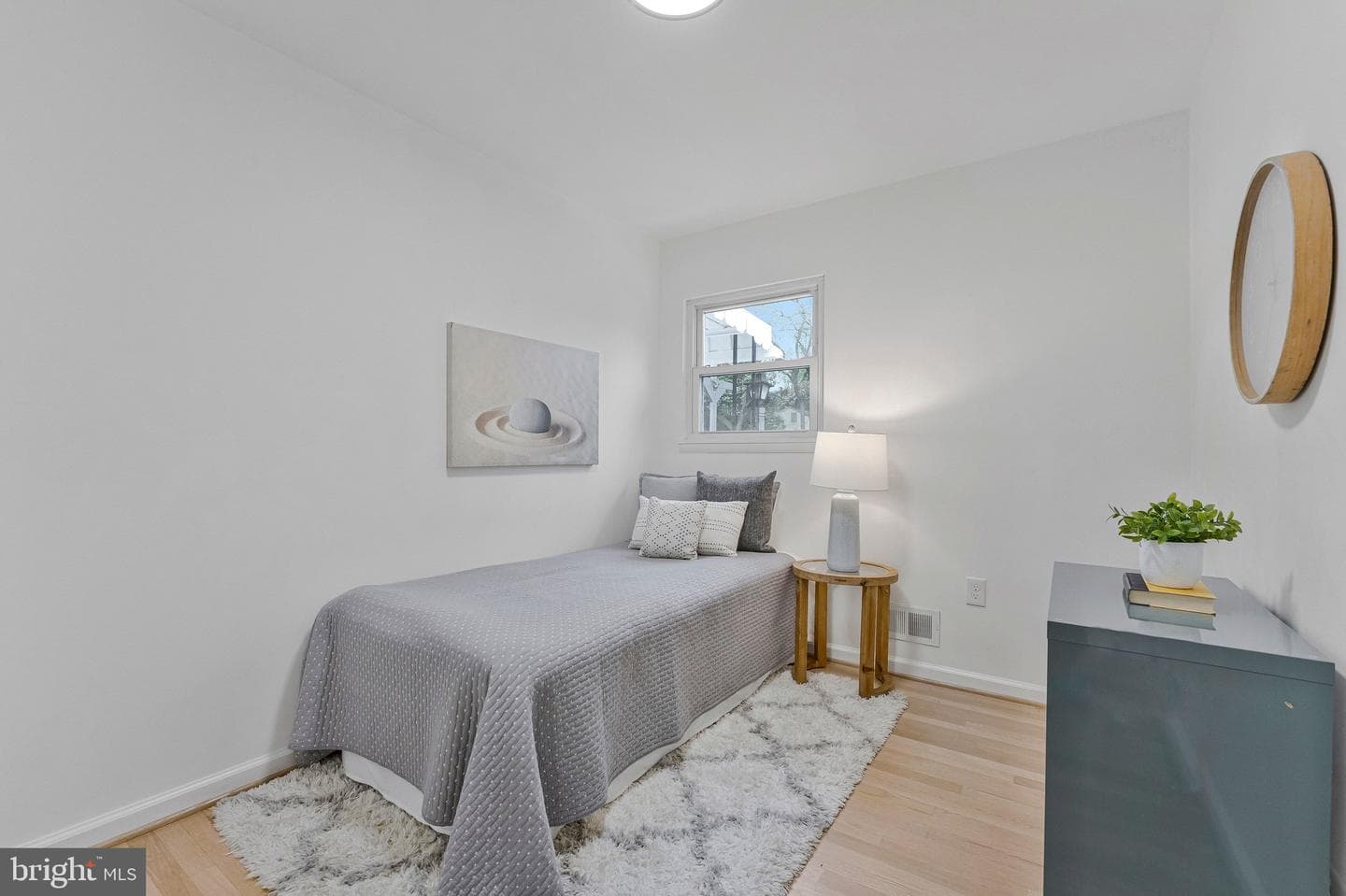 450 E E Street photo 9