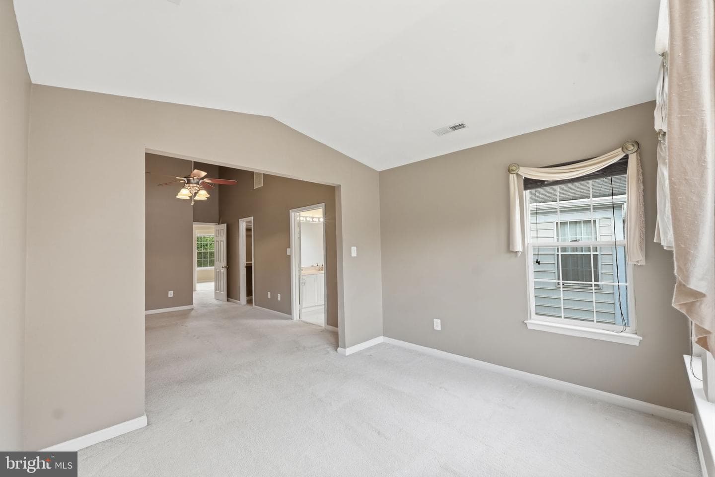 25402 Upper Clubhouse Drive photo 11