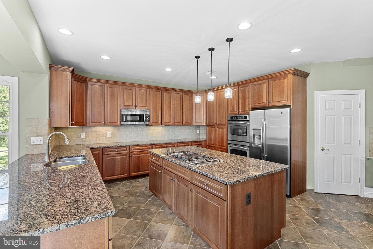 41419 Southpaw Place photo 9