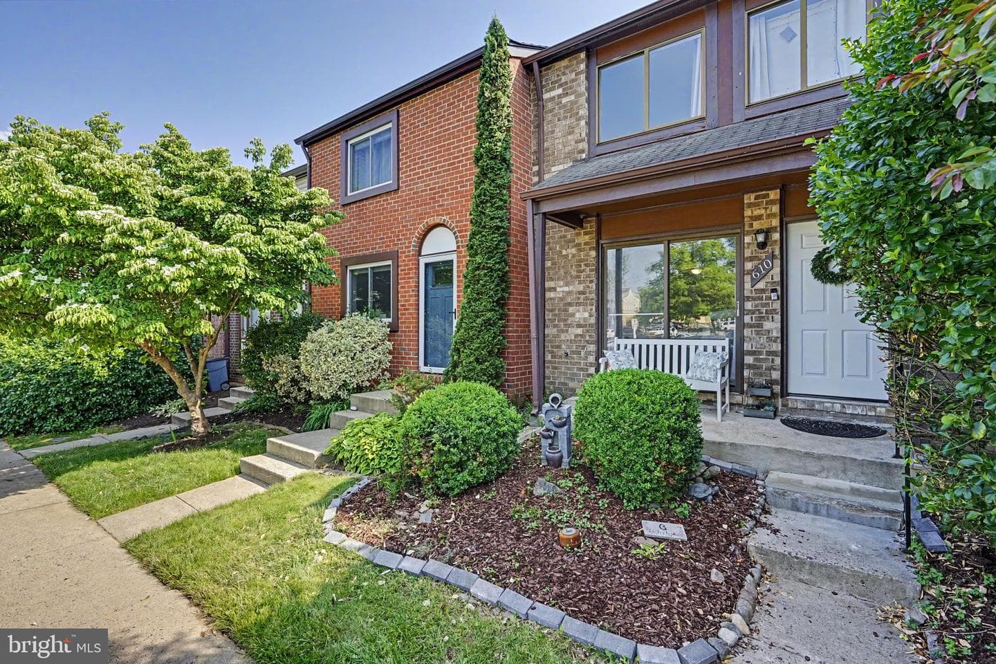 610 Giles Place photo 2