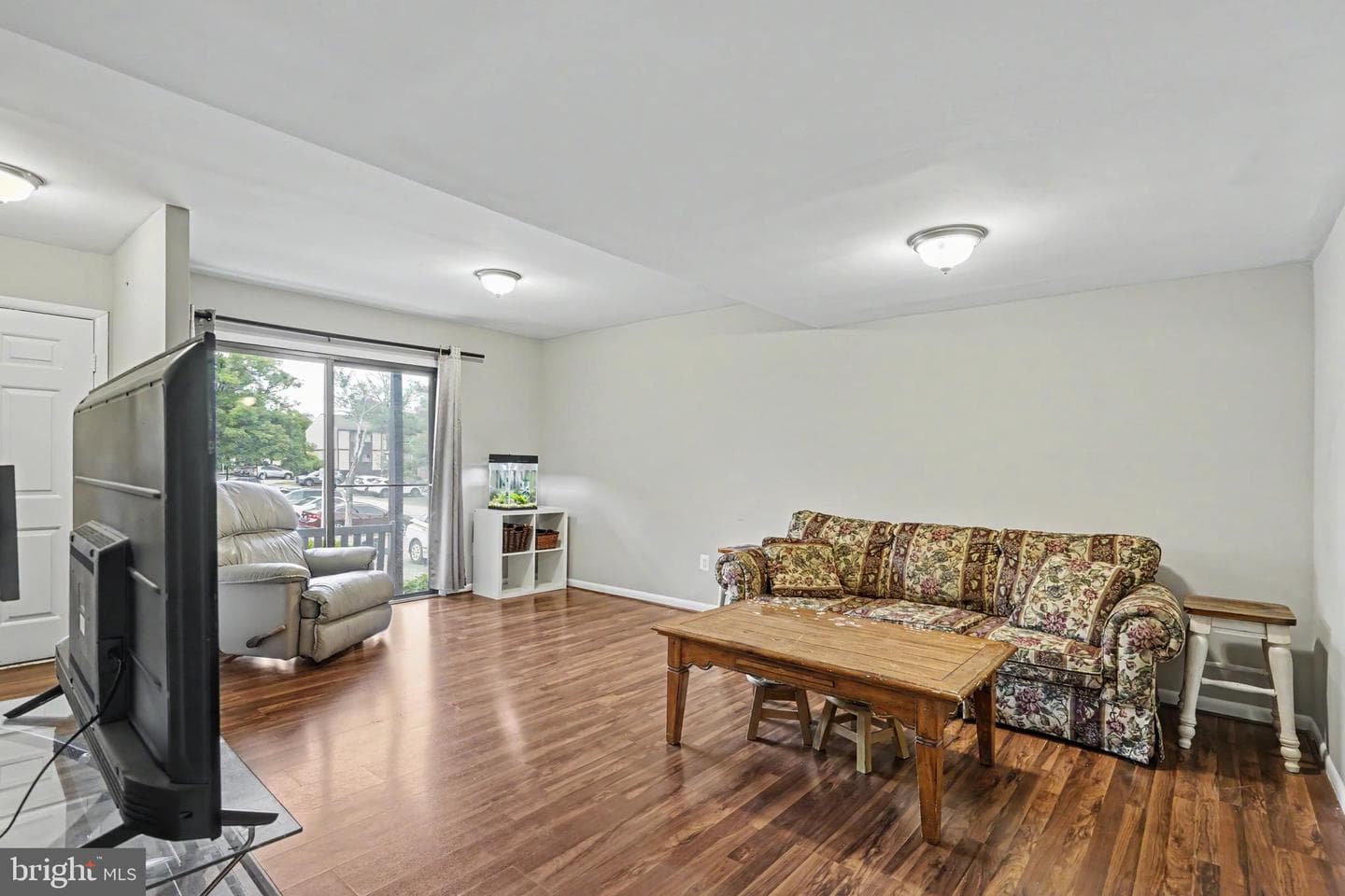 610 Giles Place photo 4