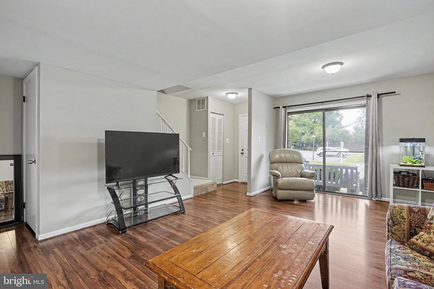 610 Giles Place photo 5