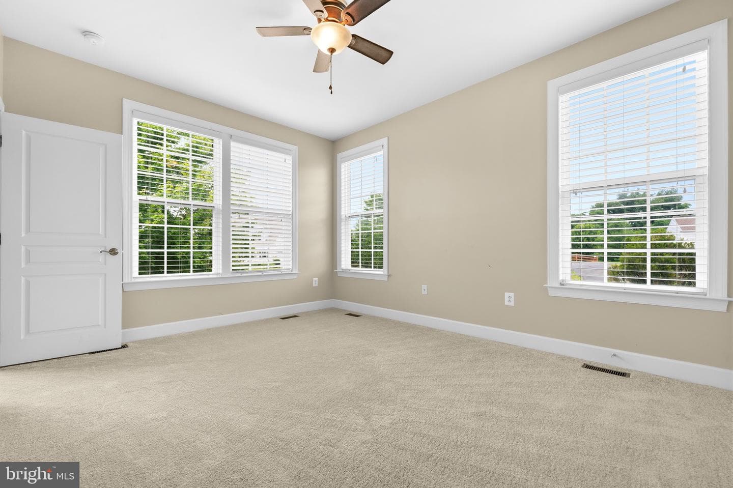42093 Lochiel Lane photo 14