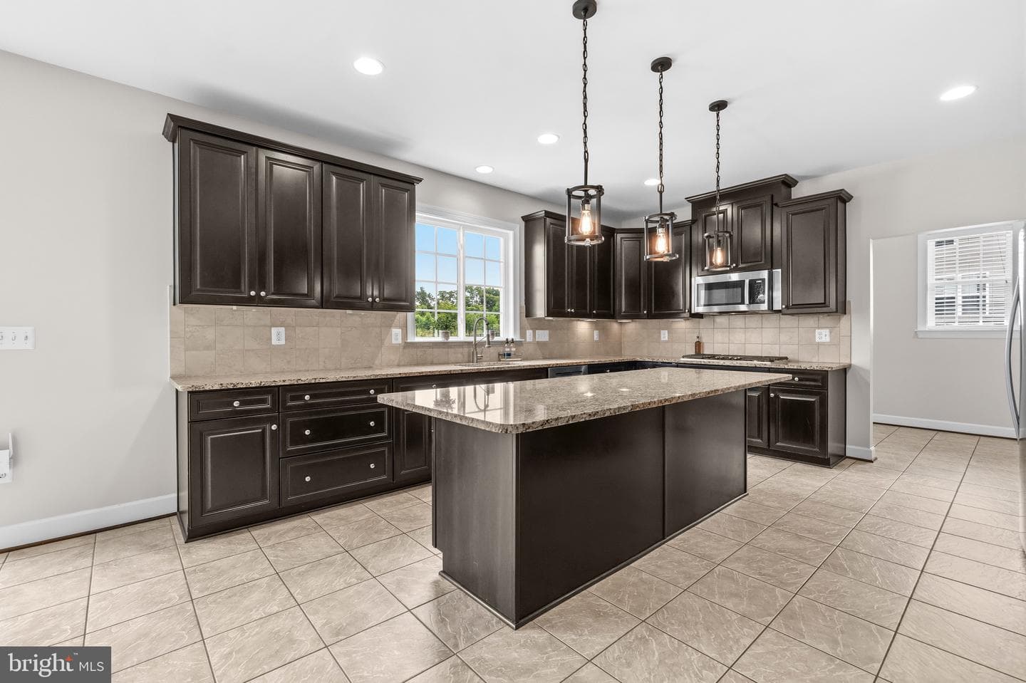 42093 Lochiel Lane photo 25