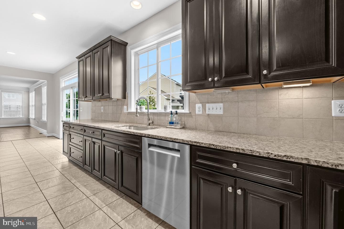 42093 Lochiel Lane photo 28