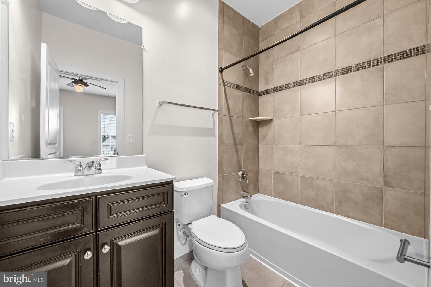 42093 Lochiel Lane photo 41