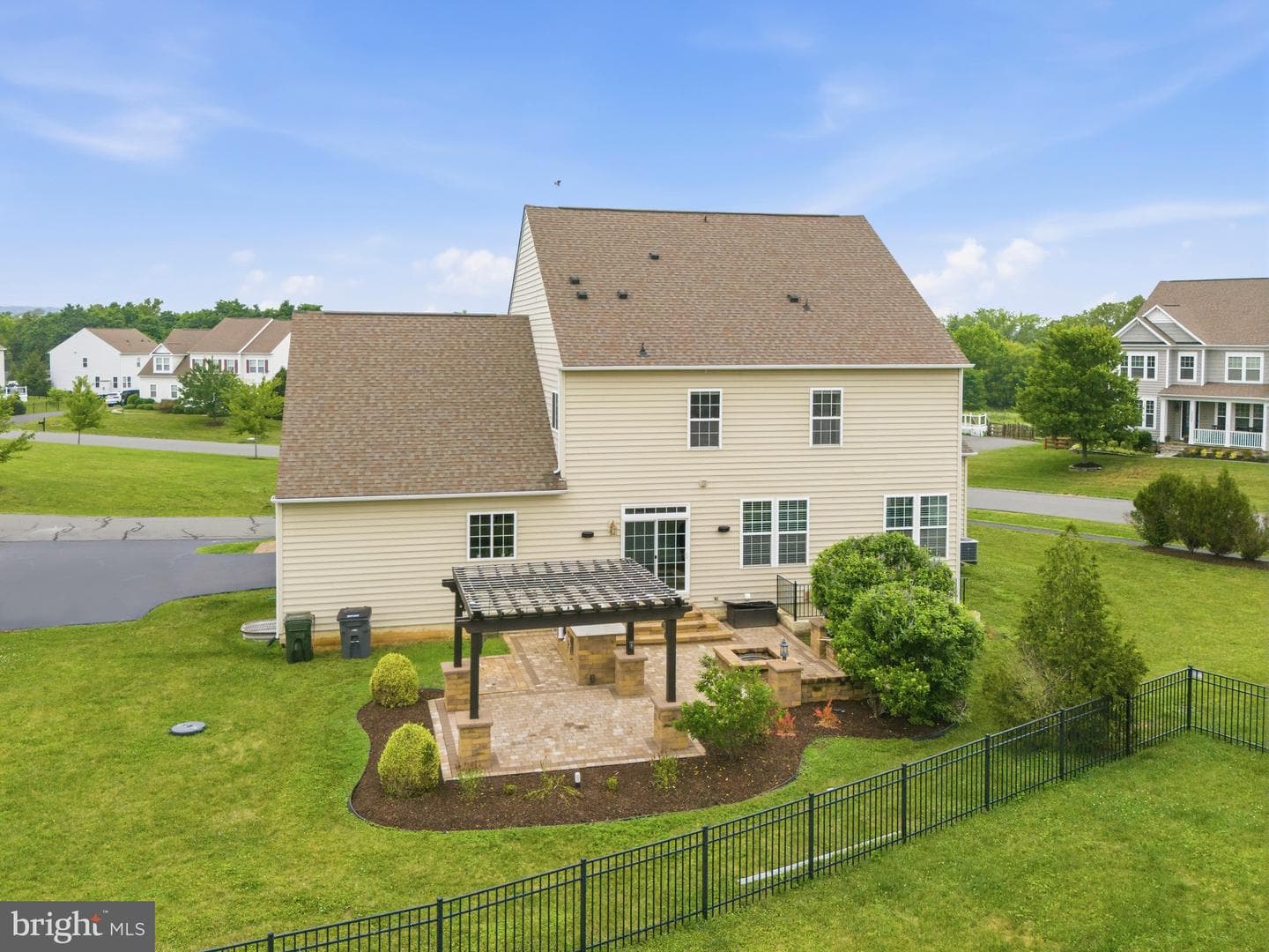 42093 Lochiel Lane photo 71