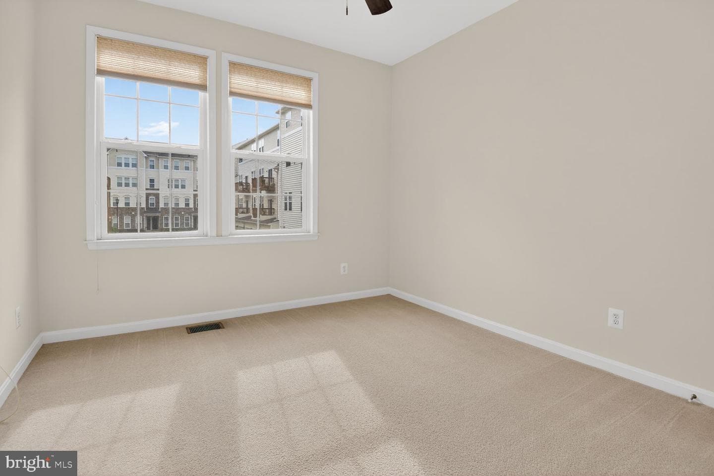 24690 Byrne Meadow Square photo 11