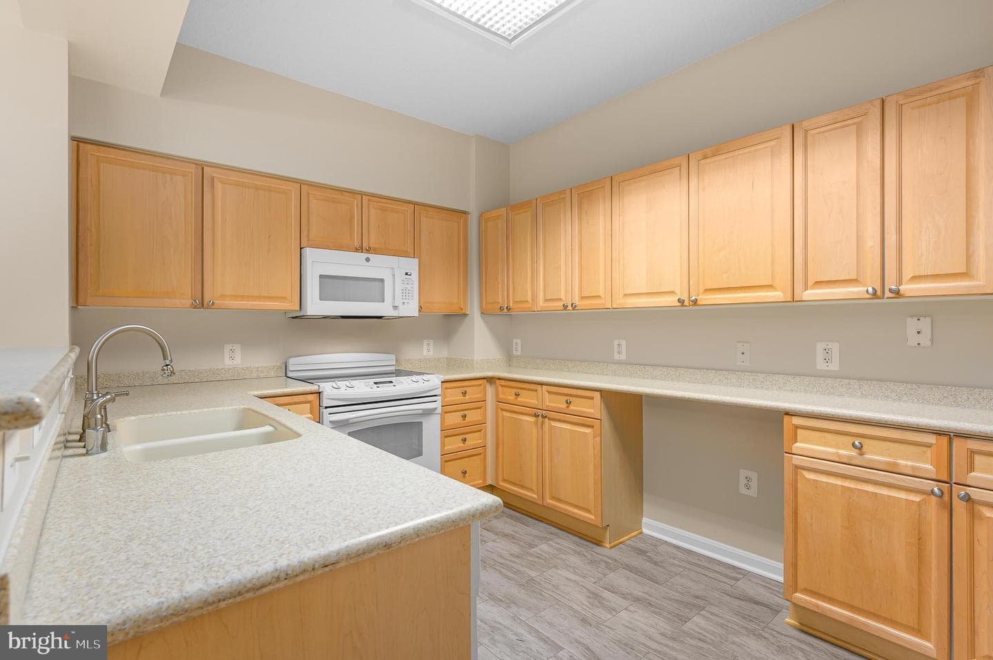 19355 Cypress Ridge Terrace #404 photo 10