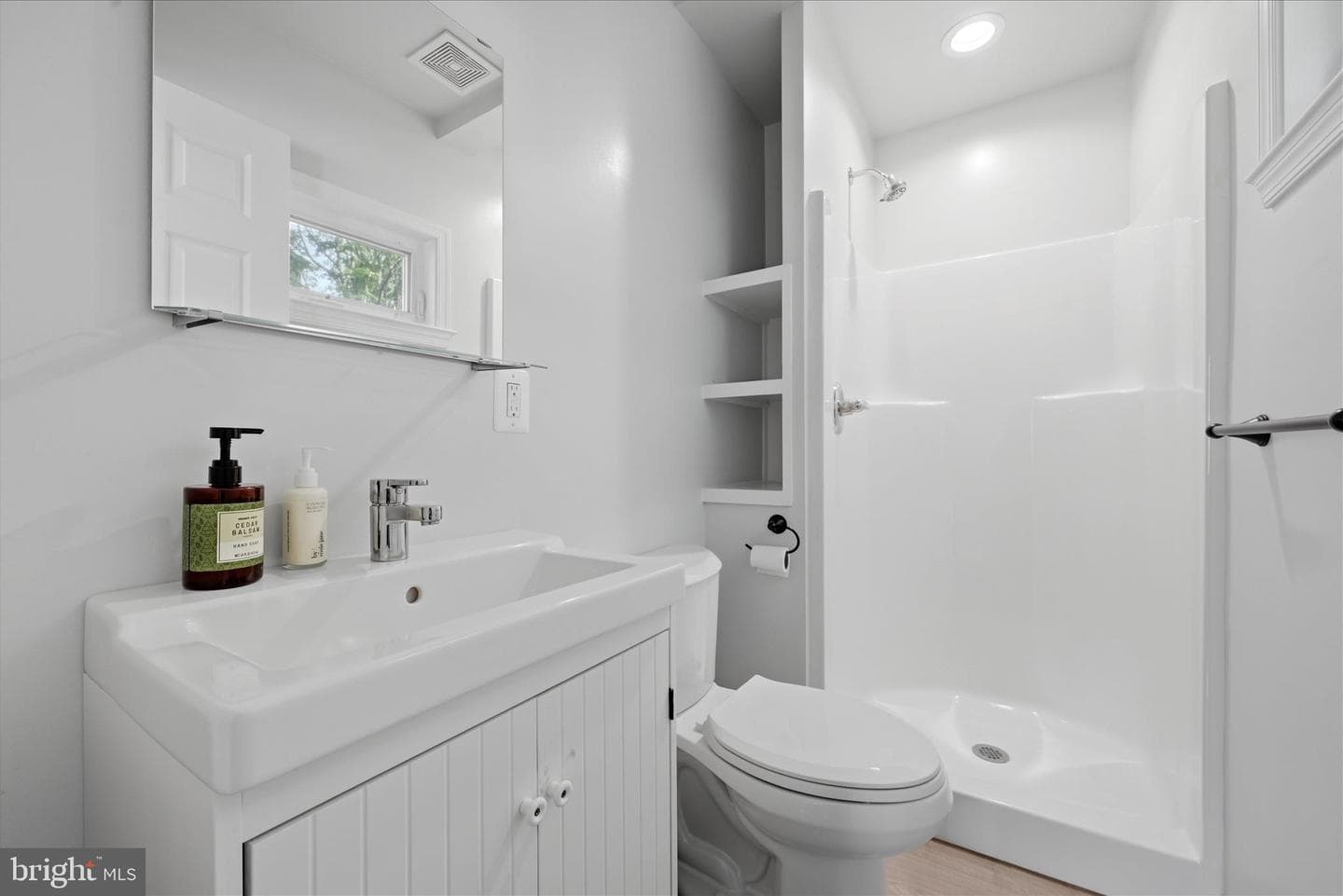 405 Edwards Ferry Road NE photo 29