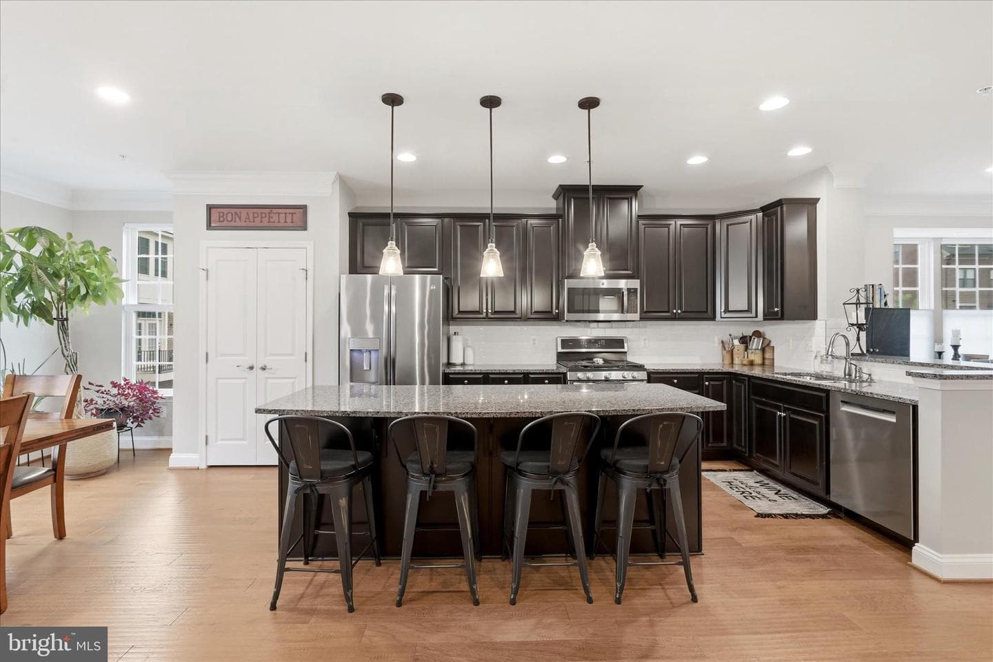 402 Haupt Square SE photo 14