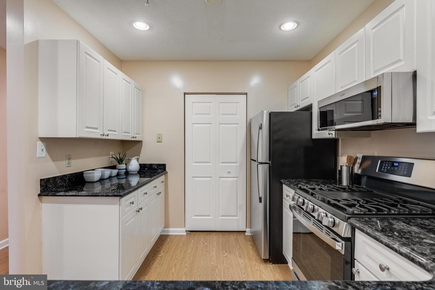 20313 Beechwood Terrace #102 photo 6