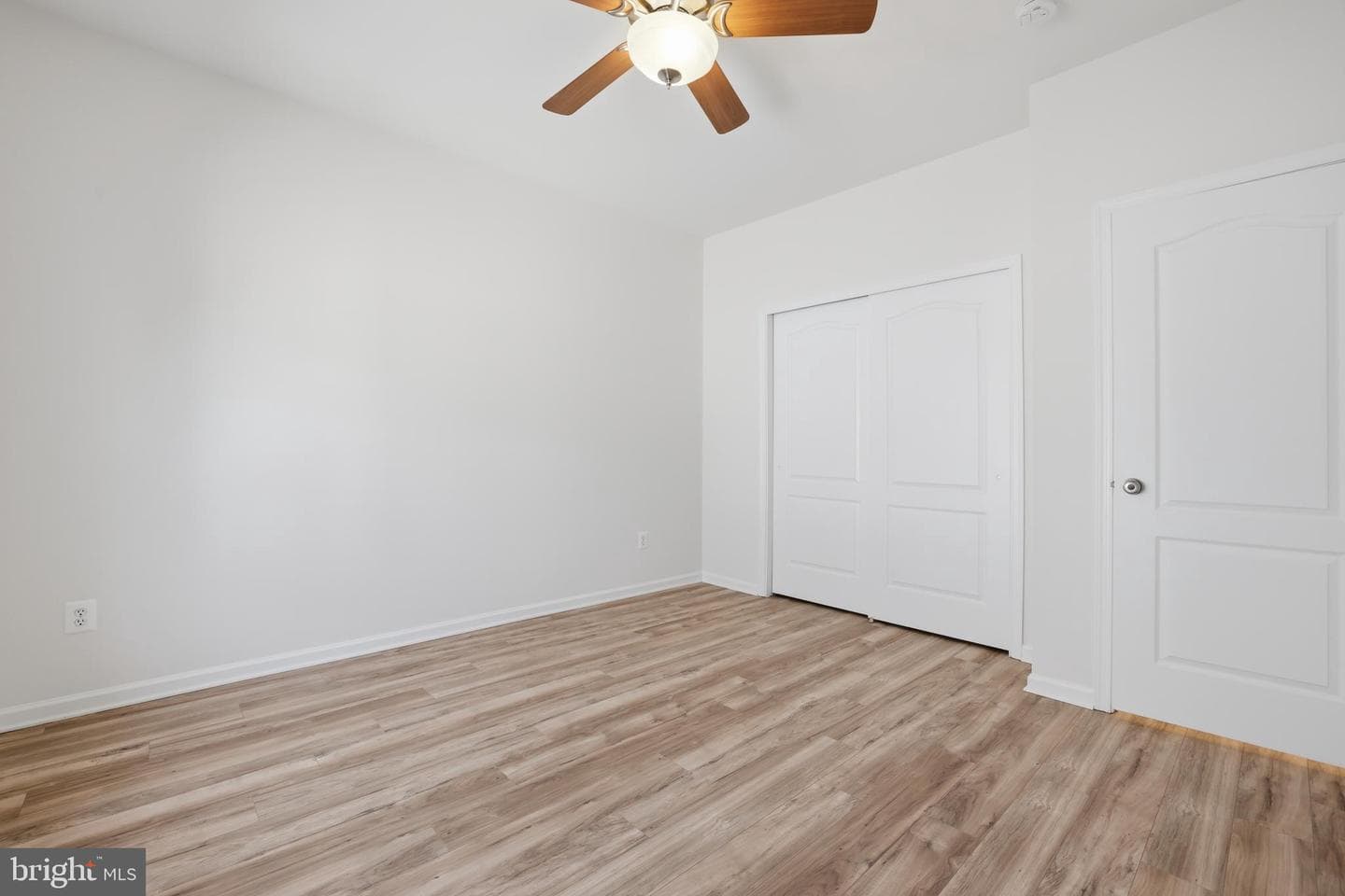 25209 Eisenhower Drive photo 46