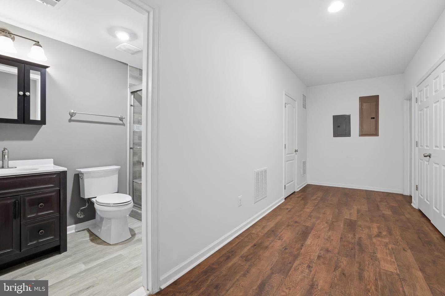 25209 Eisenhower Drive photo 59