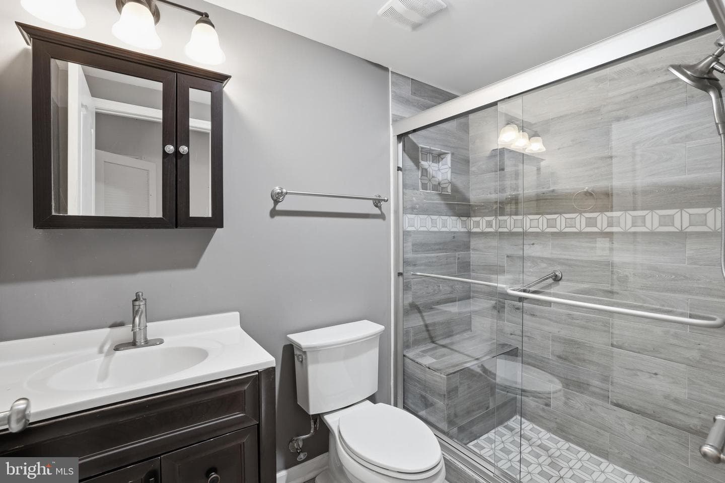 25209 Eisenhower Drive photo 60