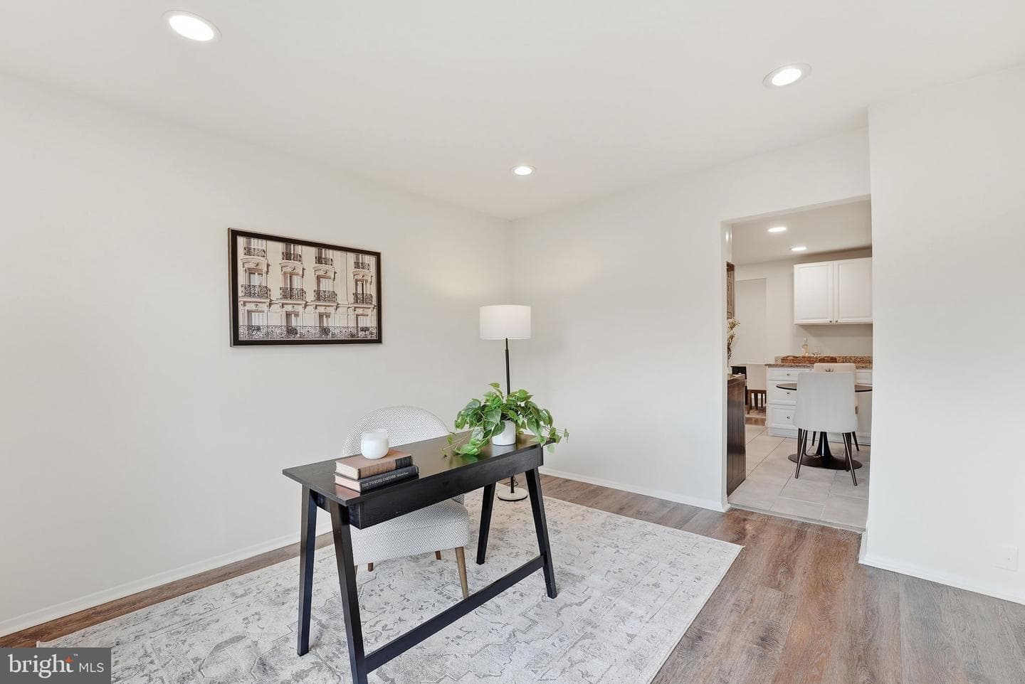 208 Willow Ter photo 4