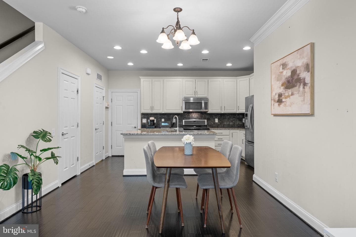 42831 Burrell Square photo 10
