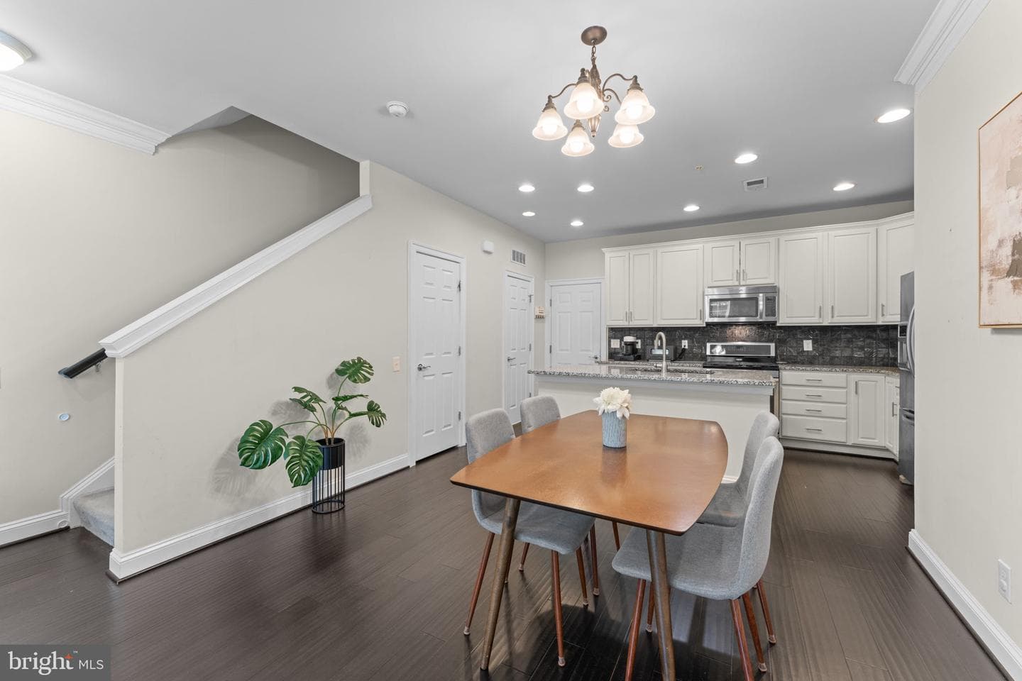 42831 Burrell Square photo 11