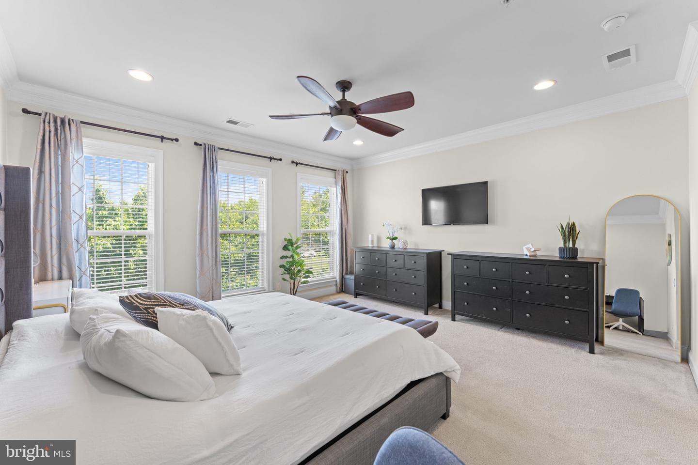 42831 Burrell Square photo 23