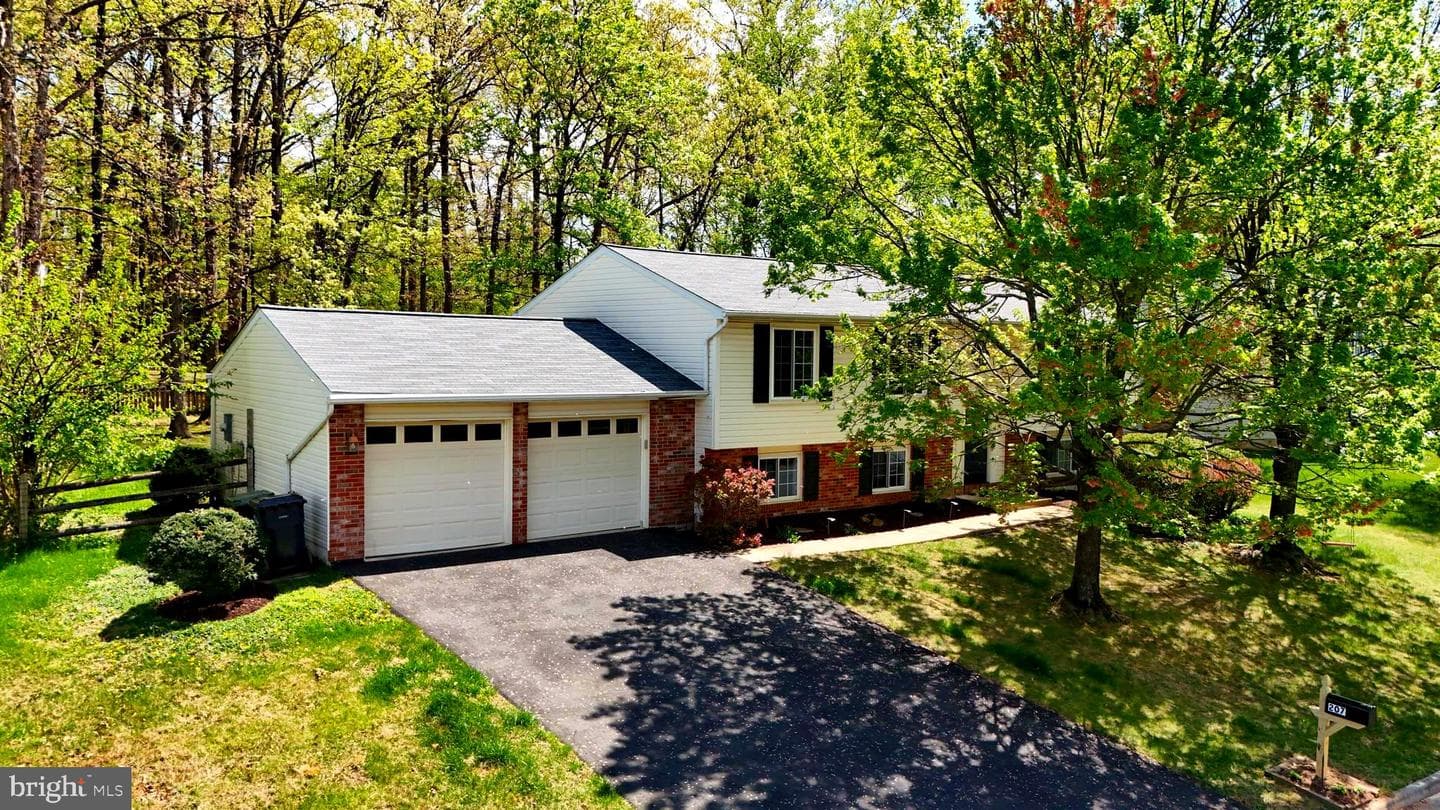 207 Silverleaf Drive