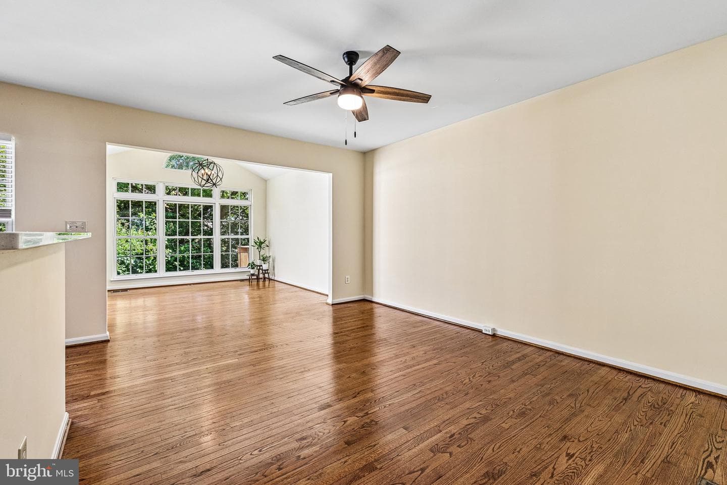 26071 Nimbleton Square photo 11
