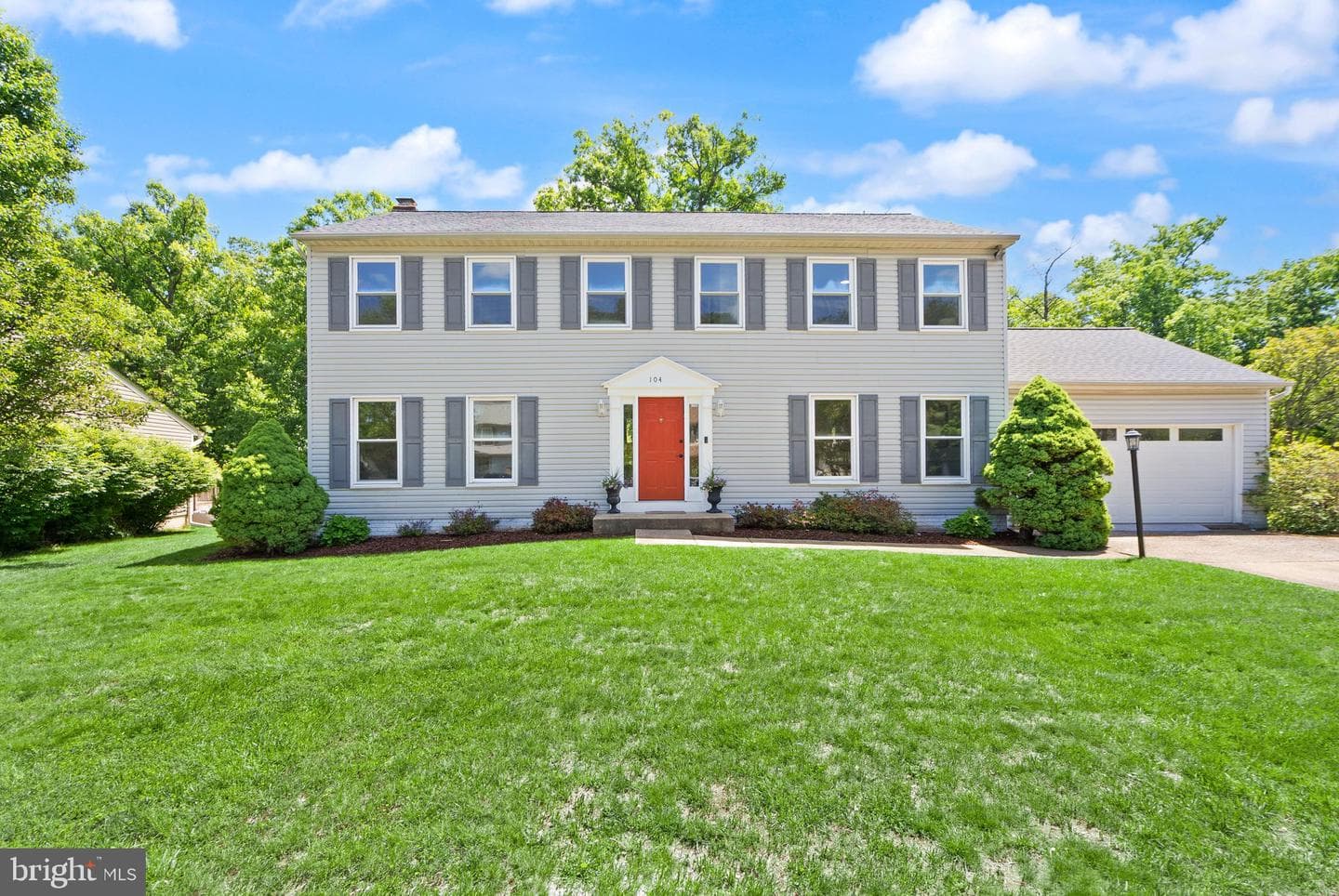104 Briarwood Court photo 2
