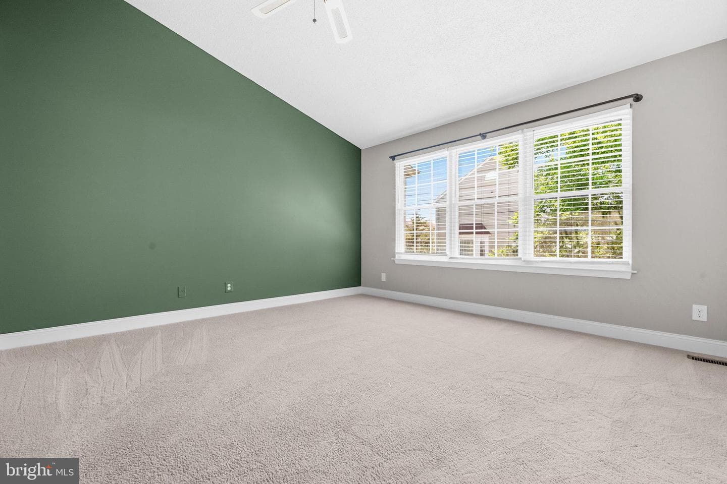 540 Currant Terrace NE photo 25
