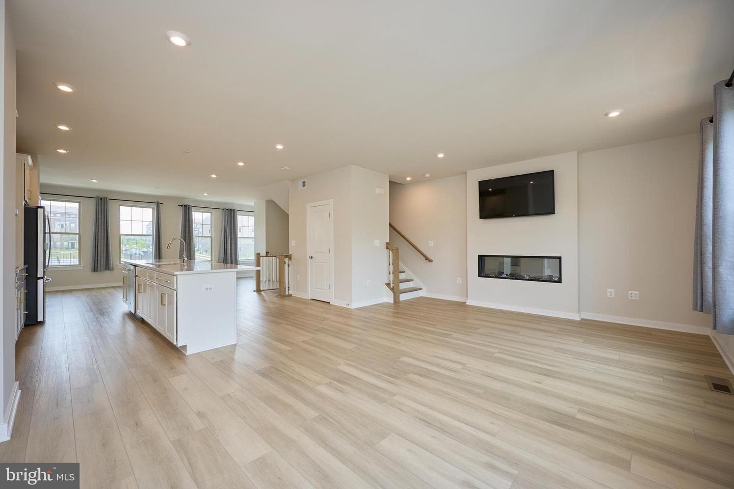 1035 Venifena Terrace SE photo 10