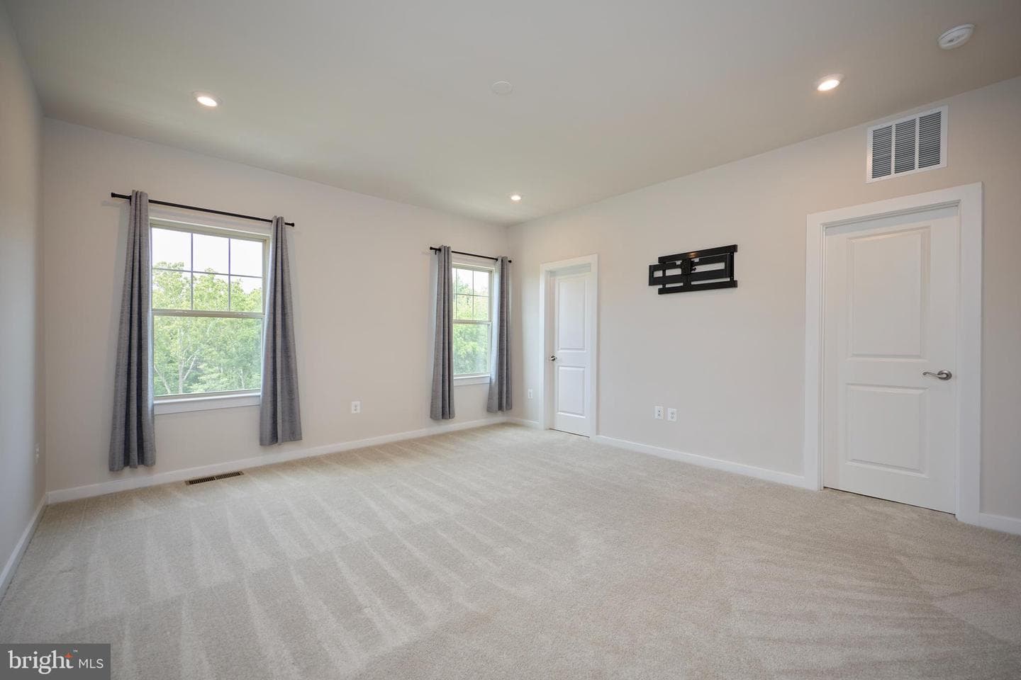 1035 Venifena Terrace SE photo 16