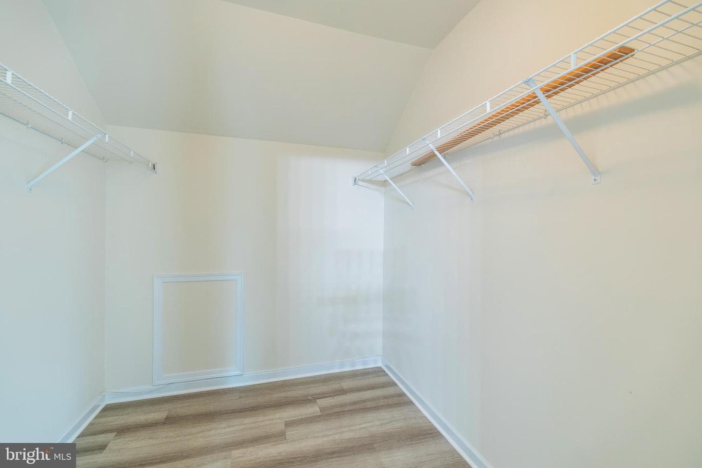 22829 Queensbridge Drive photo 31