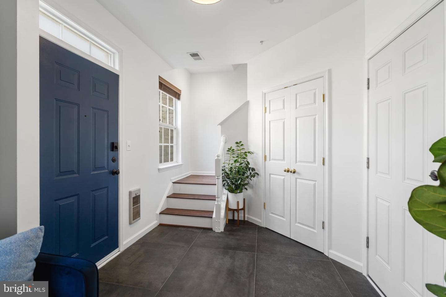 21843 Kelsey Square photo 3