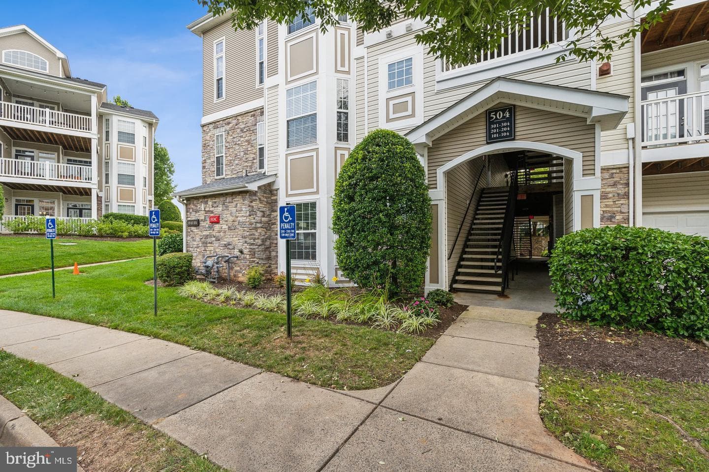504 Sunset View Terrace SE #301 photo 3