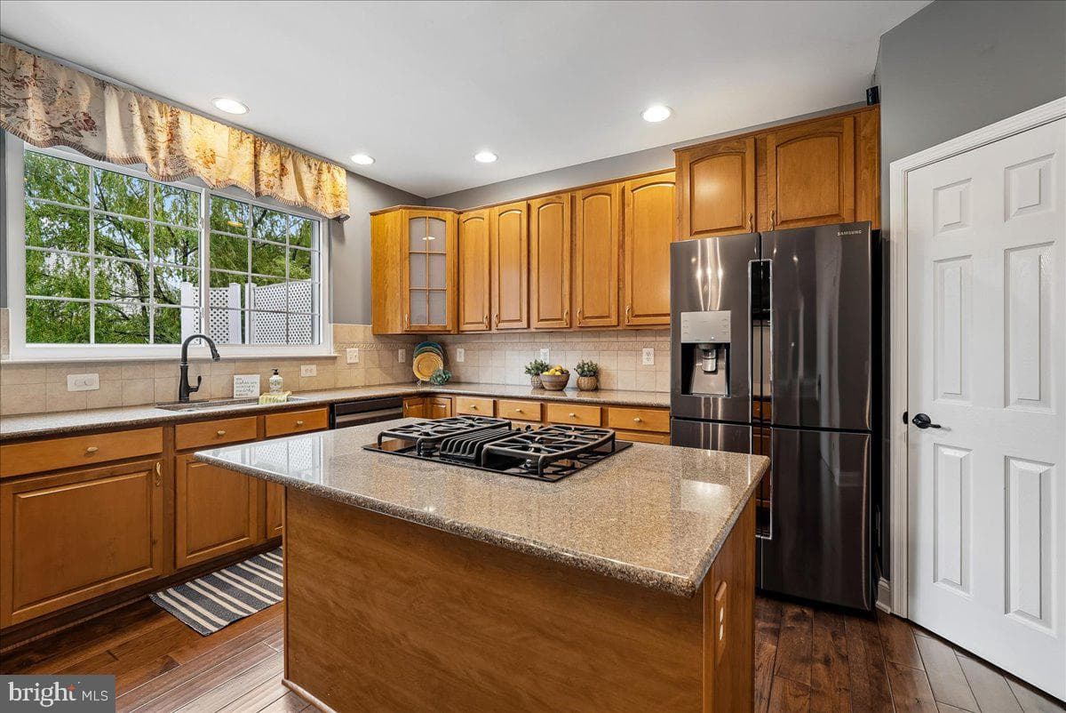 320 N Constitution Way photo 19