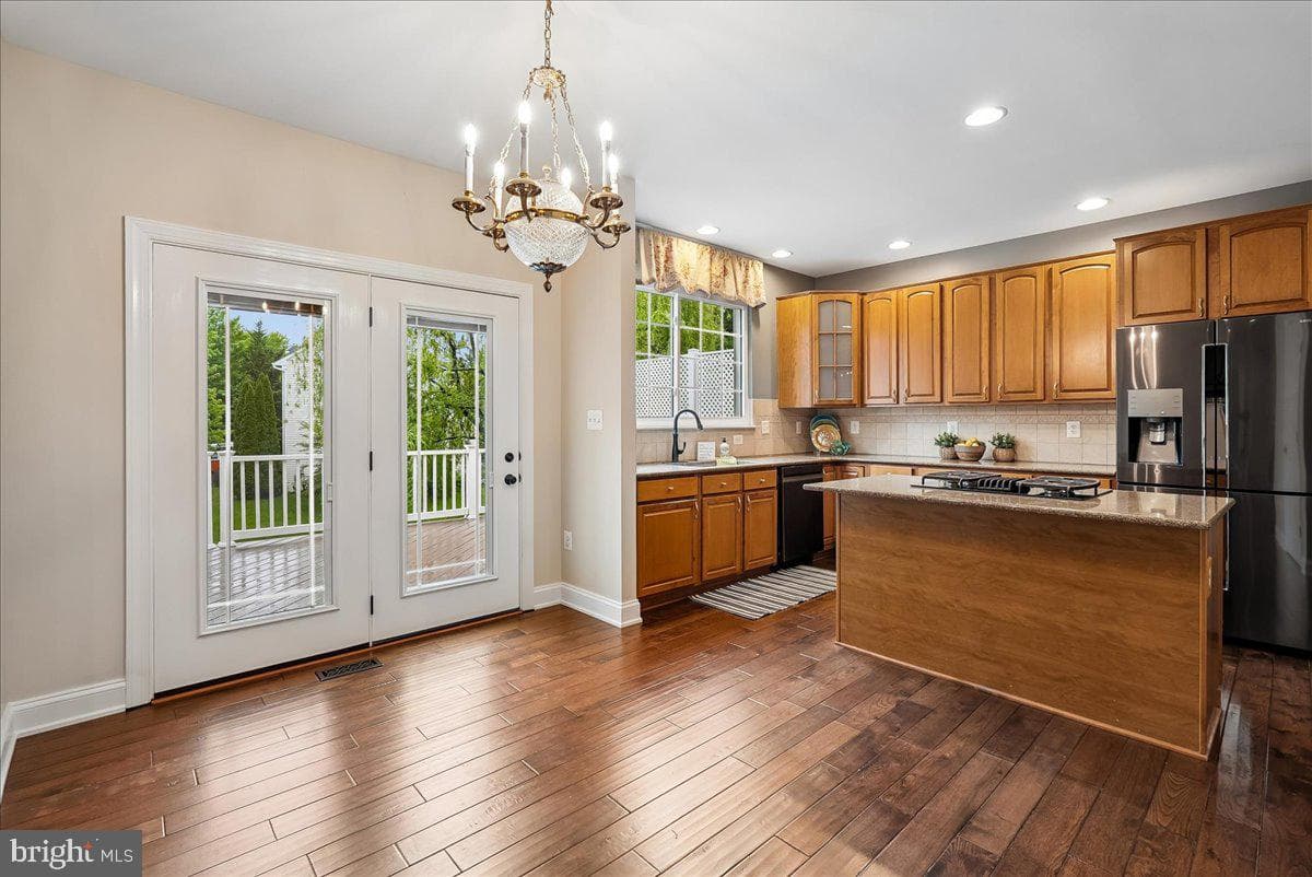 320 N Constitution Way photo 24